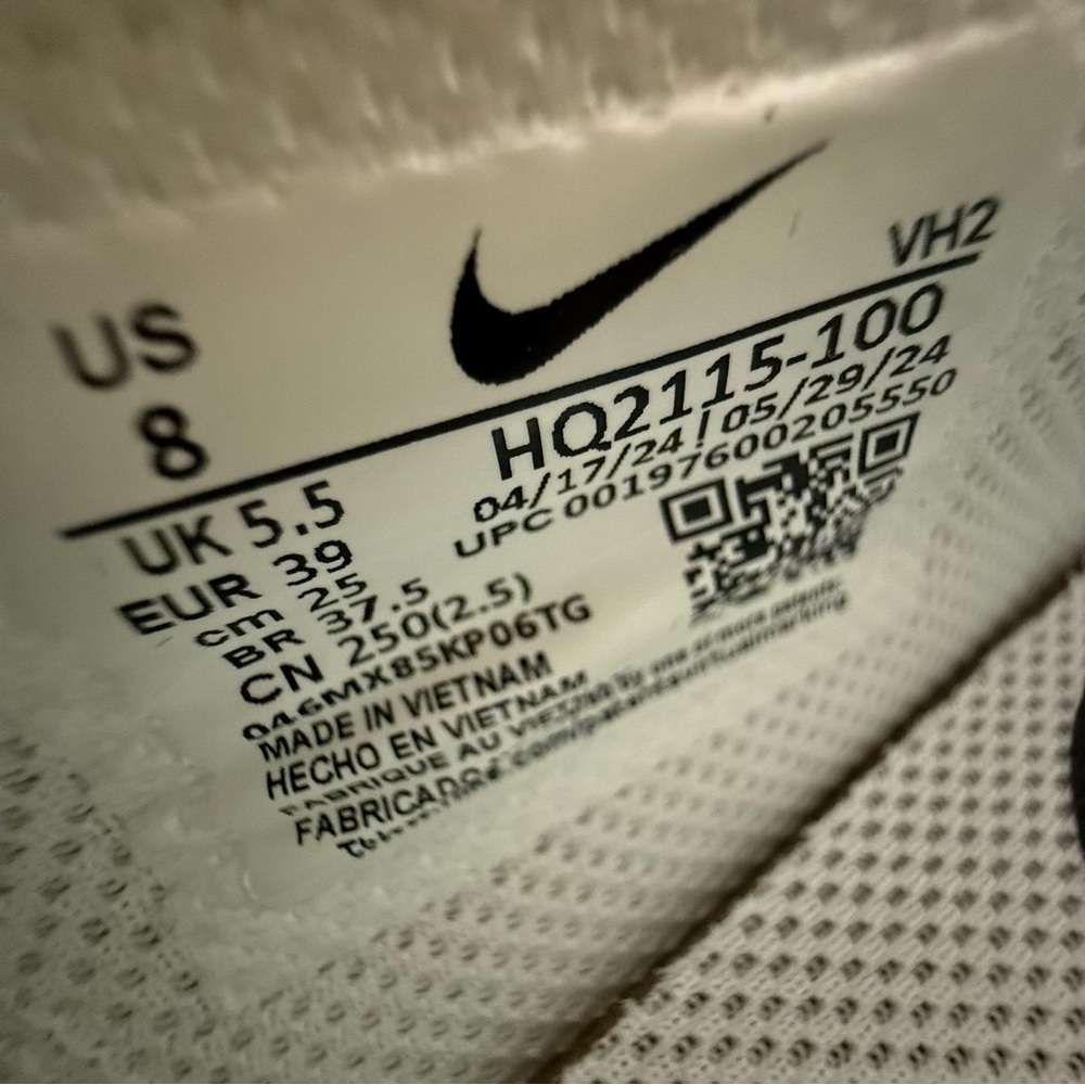 Nike Air Max Excee White Leopard Print Athletic Shoe HQ2115 100 Women Size 8 - Picture 8 of 10